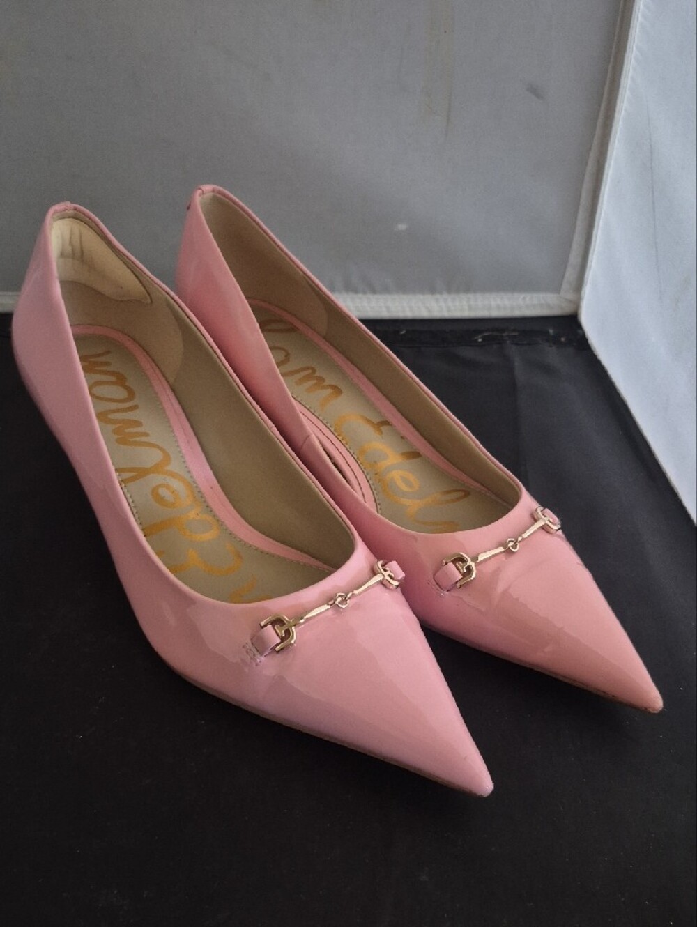 Women's sz 9 Sam Edelman Pink Patent Pointed Toe Kitten Heel Pumps - Picture 2 of 10
